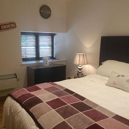 The Radnor Arms Otel Malmesbury Dış mekan fotoğraf