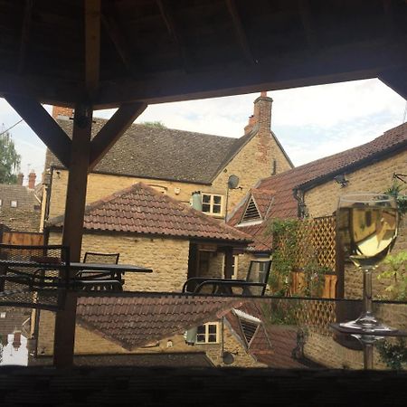 The Radnor Arms Otel Malmesbury Dış mekan fotoğraf