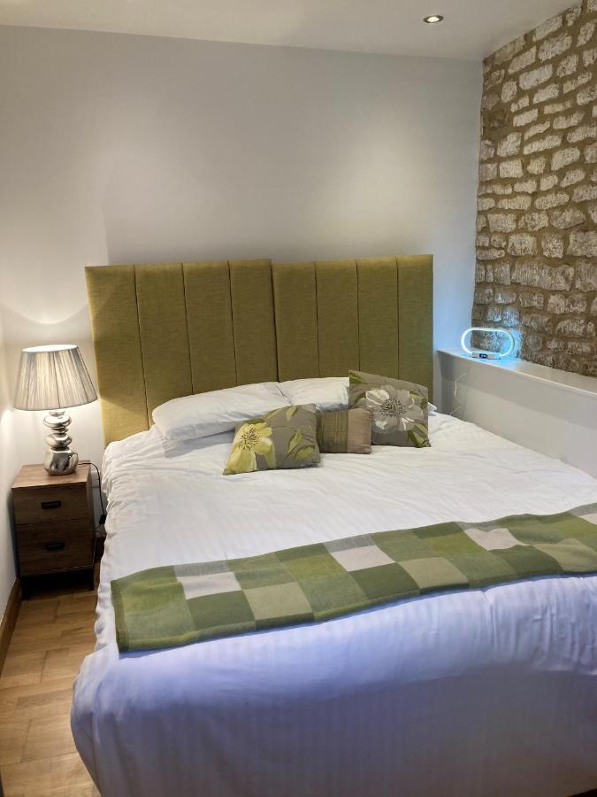 The Radnor Arms Otel Malmesbury Dış mekan fotoğraf
